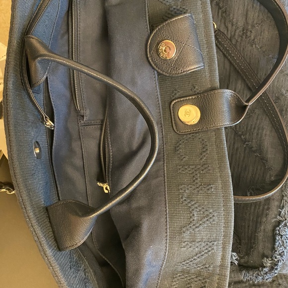 Chanel large shopping bag in blue - Picture 3 of 6